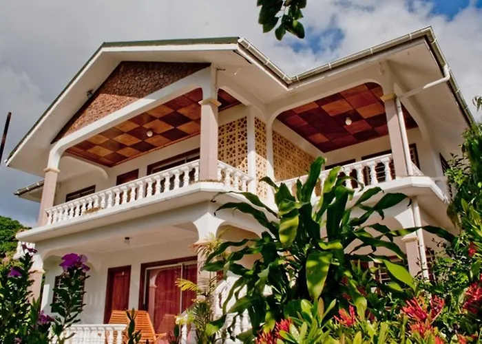 De Roses 3* Beau Vallon (Mahe)