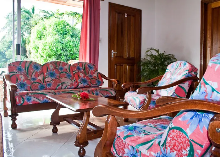 Maison d'hôtes De Roses Beau Vallon (Mahe)