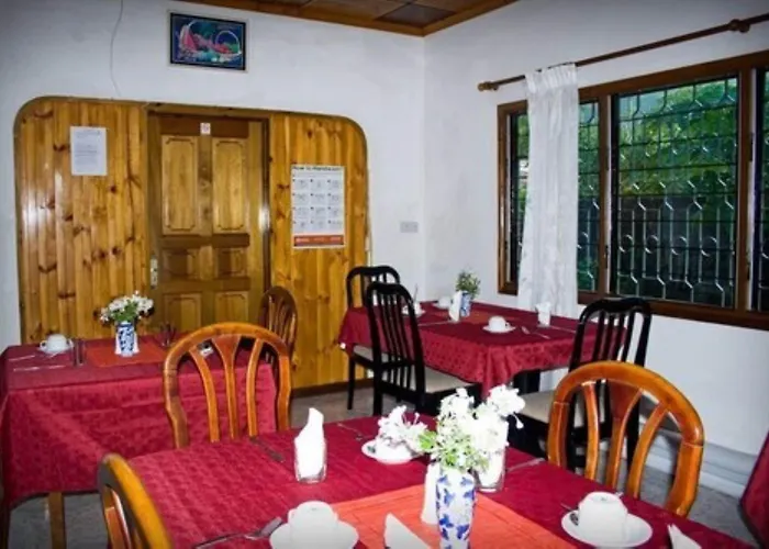 De Roses 3* Beau Vallon (Mahe)