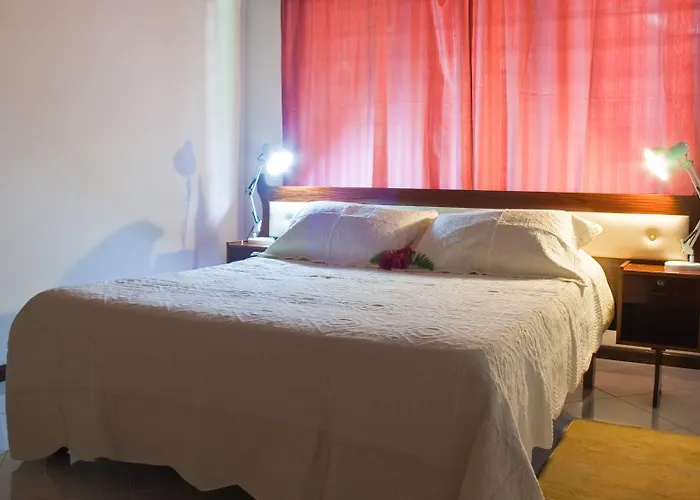 Maison d'hôtes De Roses Beau Vallon (Mahe)