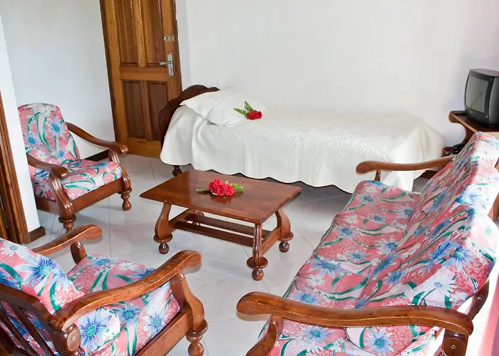 De Roses Maison d'hôtes Beau Vallon (Mahe)